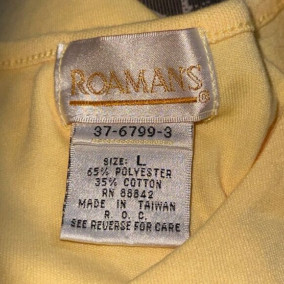 Roaman’s Women’s Short Sleeve Tee Size L Pale Yellow V-Neck Super Soft - Picture 3 of 3